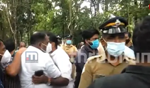 Photo: Screengrab| Mathrubhumi News