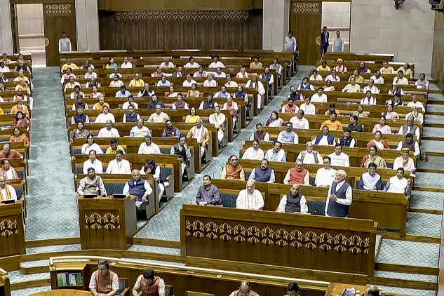 Lok Sabha passes women's reservation bill by 454 votes to 2