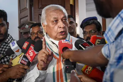 Kerala Governor justifies withdrawing pleasure for continuation of FM Balagopal last year