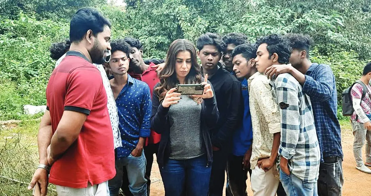Chengalchoola youths with Nikki Galrani during the shoot.