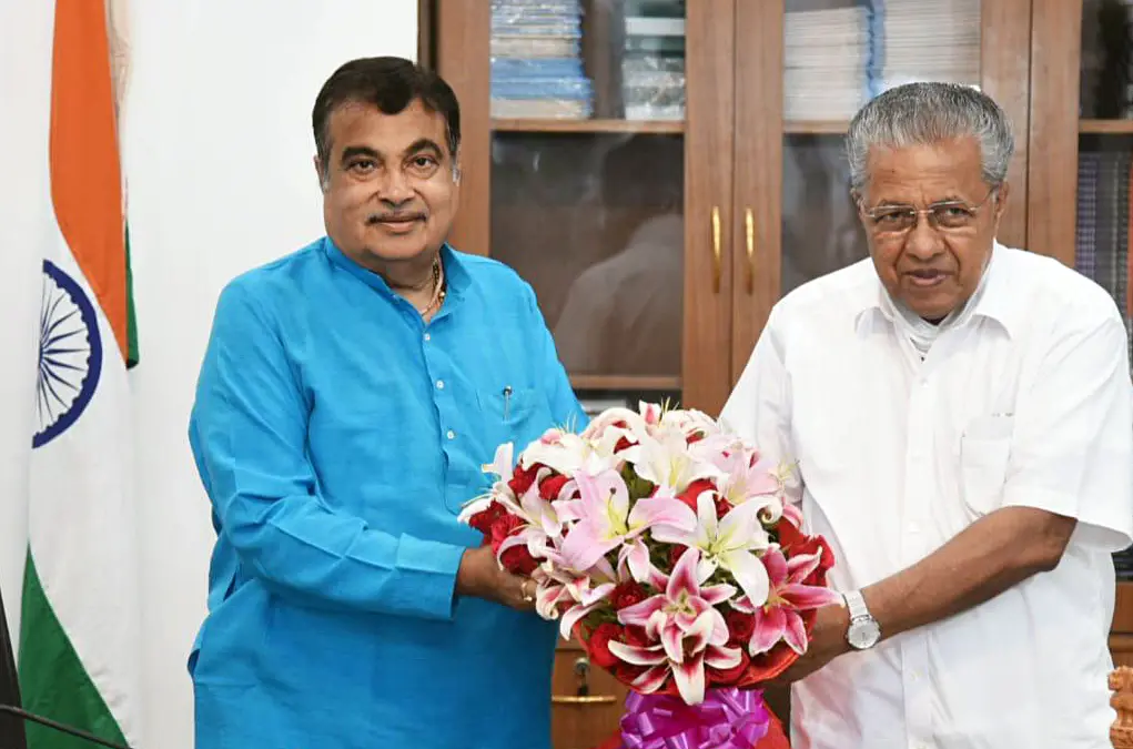 Pinarayi Vijayan and Nitin Gadkari| Photo: ANI|File