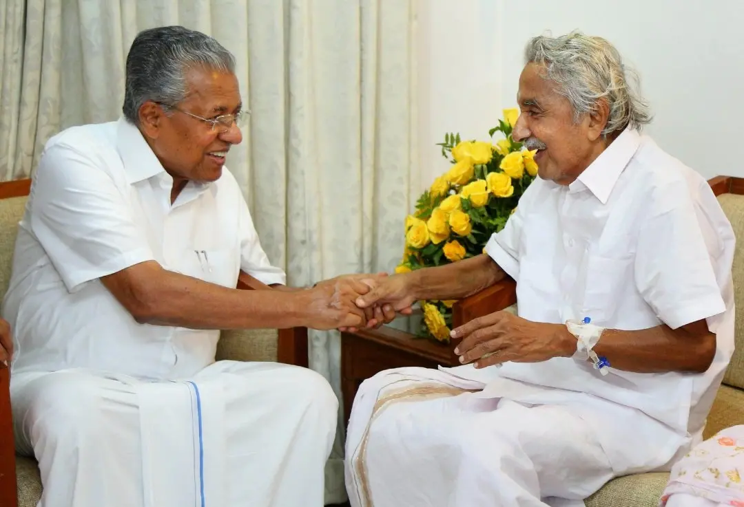 Pinarayi Vijayan and Oommen Chandy (File photo) | Photo: PTI