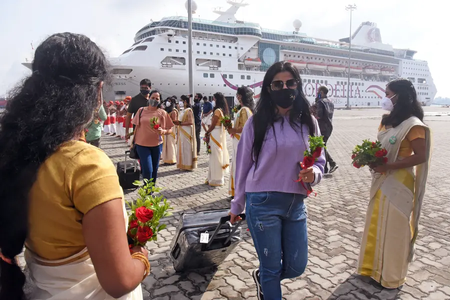 Tourism dept to launch 100 new tourist centres in Kerala