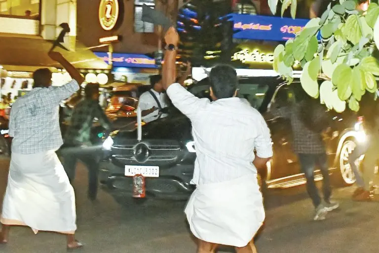 Black flag protest against Khan: Police conduct, charges slapped on SFI activists raise eyebrows