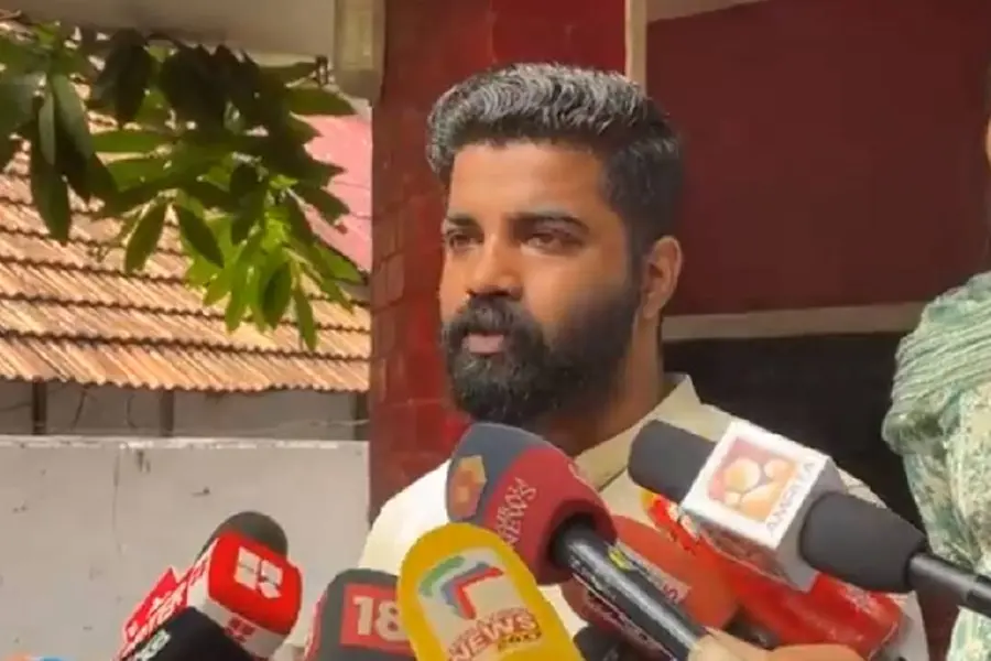 Arsho lashes out at Guv Khan, says SFI will continue protests