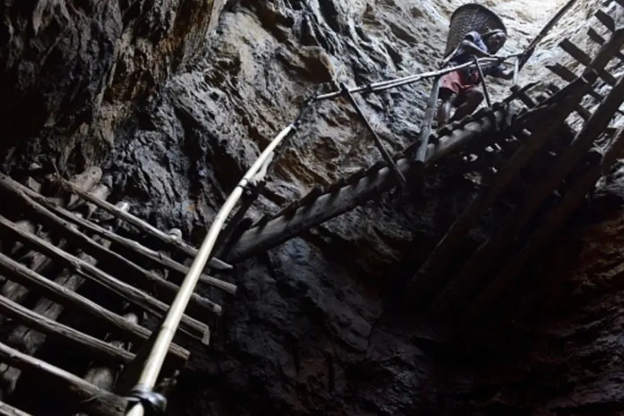 More than 70 killed in Mali gold mine collapse
