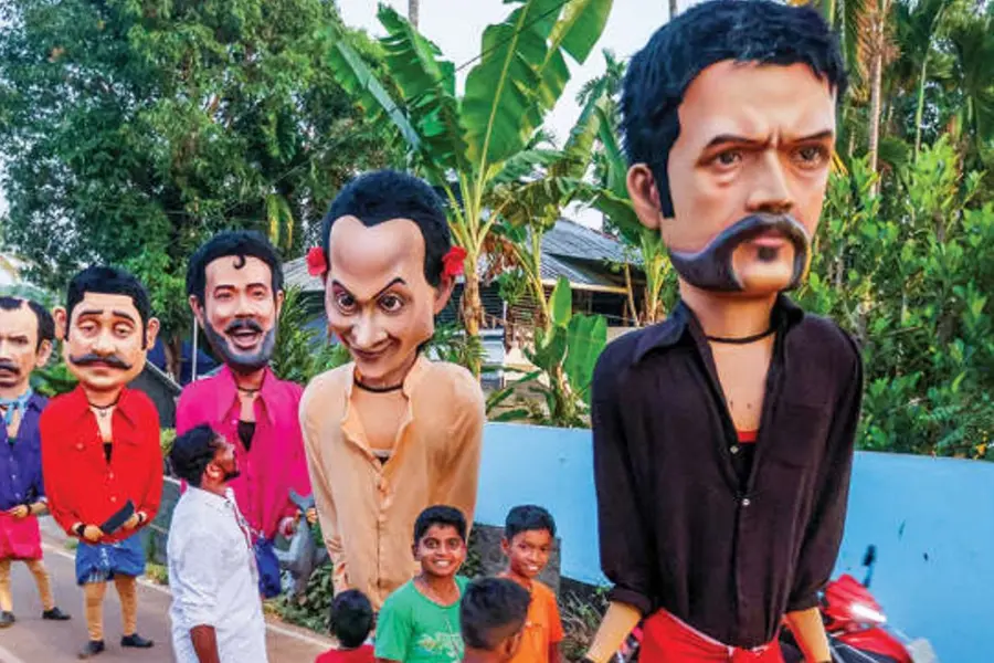 റോഡിലിറങ്ങി ദശമൂലം ദാമുവും കിലേരി അച്ചുവും; പൂരപ്പറമ്പുകളിൽ പുതുമയായി ഹാസ്യകഥാപാത്രങ്ങൾ