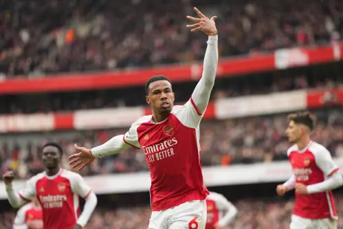 Arsenal thrash Crystal Palace to ease back to winning ways