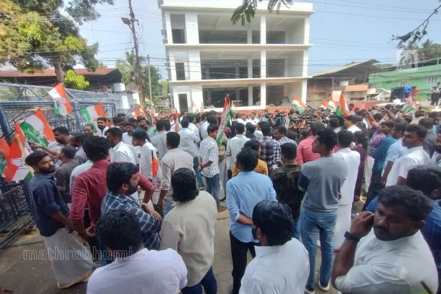 YC workers, police clash during protest march in Alappuzha
