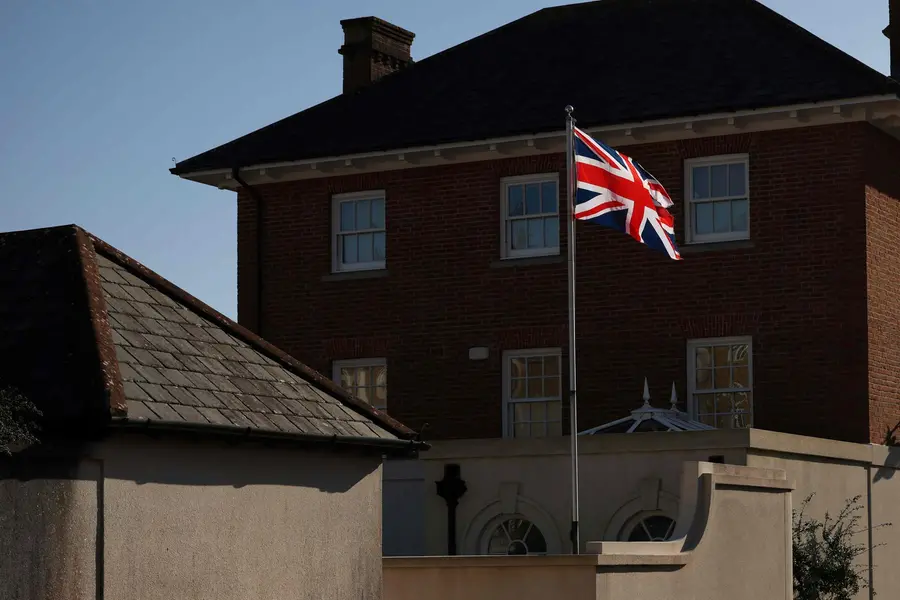 Colonial-era file sheds light on Indian jewels in UK's royal treasury