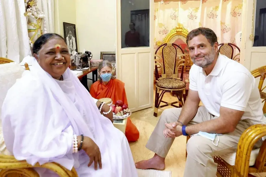 Rahul Gandhi visits Mata Amritanandamayi during Bharat Jodo Yatra