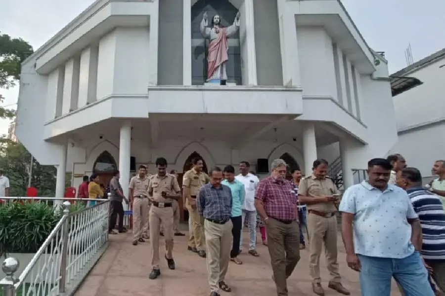 Protests erupt over priest performing synod mass at Kakkanad church