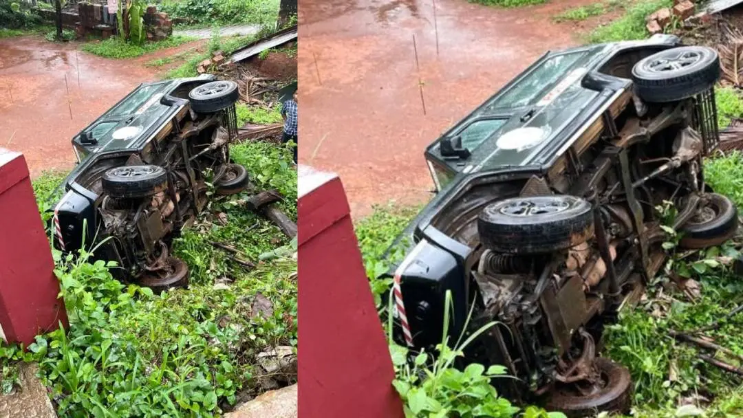 The police jeep that met with accident in Balussery on Saturday morning.