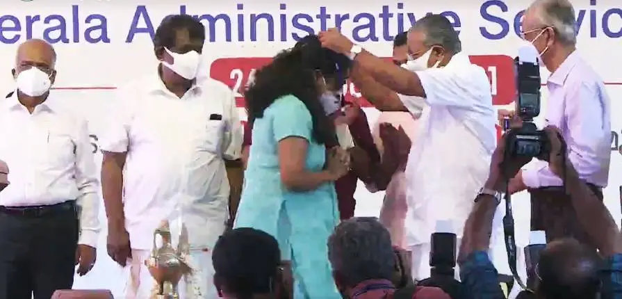 CM hands over ID cards for the KAS officers