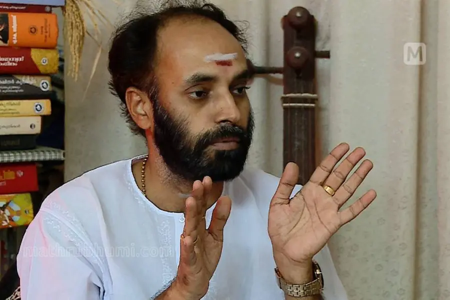 മെഗാ തിരുവാതിര: പാട്ട് വിവാദമാക്കേണ്ട, പിണറായിക്ക് ദൈവിക പരിവേഷം നല്കിയിട്ടില്ല - കെവിപി നമ്പൂതിരി