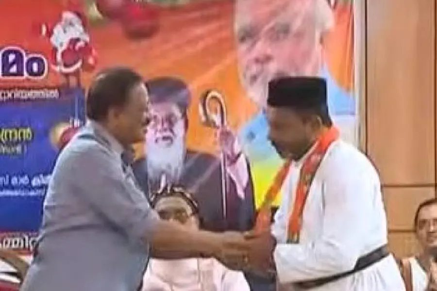 Fr. Shaiju Kurien, 47 others join BJP