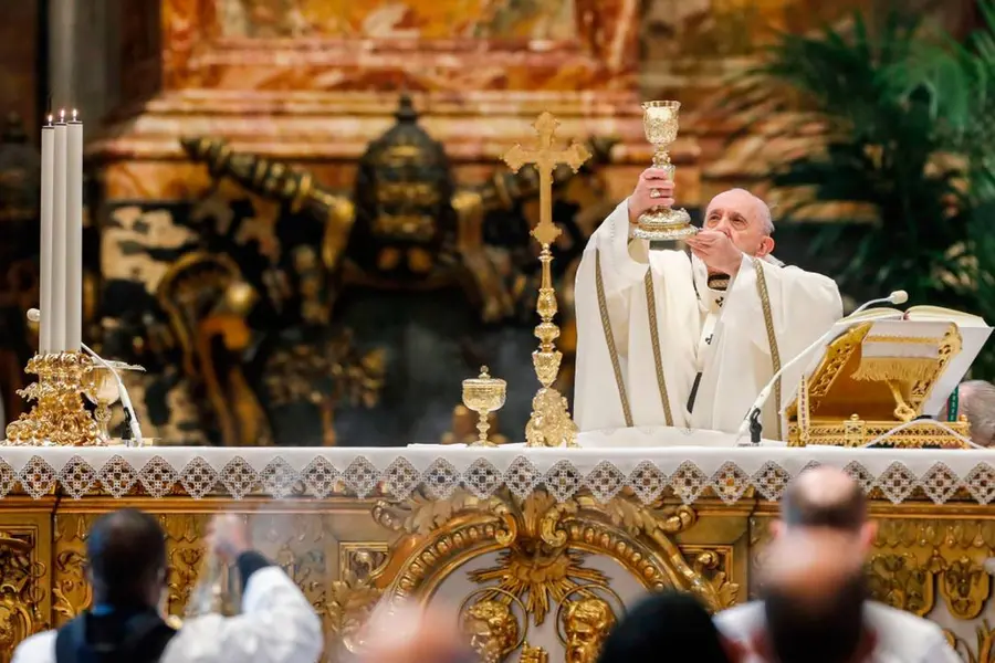 Protests in churches over clergy’s attempts to hold one mass as per Synod’s unified order