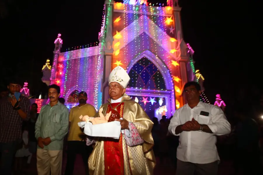 Midnight masses, festivities mark Christmas in Kerala