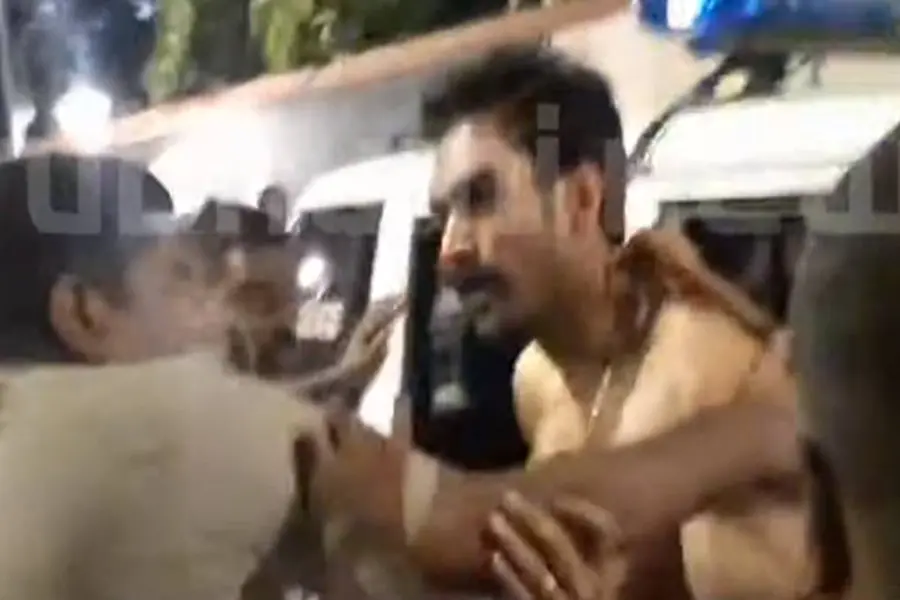 Yet another incident of violence in ‘Manaveeyam Veedhi’; Four taken into custody