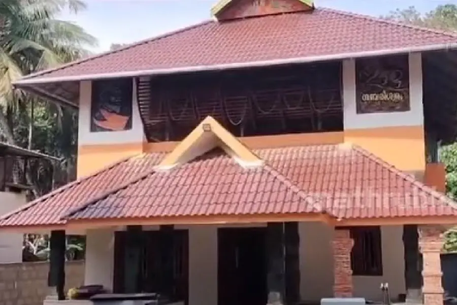 Unidentified miscreants attack RSS office in Pandalam, windows shattered