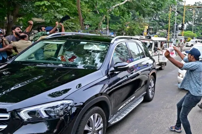 Protest episodes: Governor-govt tussle in Kerala touches new low; Opposition cries double standards