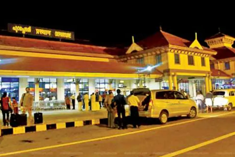 Customs seizes gold worth Rs 48 lakh at Kochi airport
