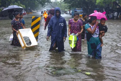 Rainfall with thunderstorms likely in 10 districts of Tamil Nadu: Chennai MeT