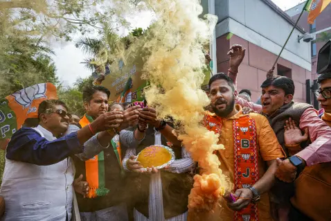 Madhya Pradesh: BJP poised to return to power, Scindia hits back at Congress with 'ladoo' jibe