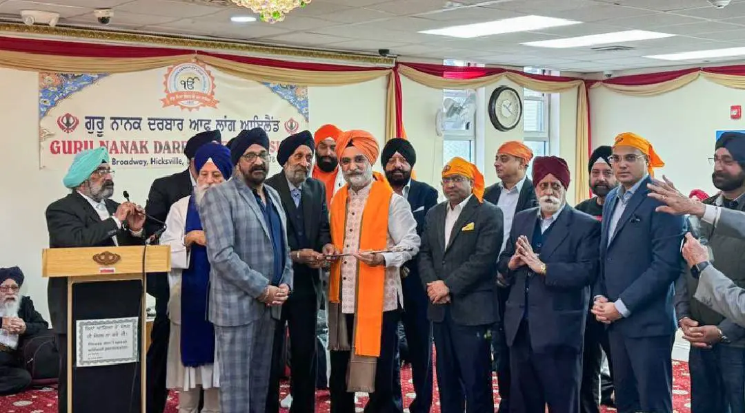 Indian Ambassador to the US Taranjit Singh Sandhu while offering prayers at Sri Guru Ravidass Temple in New York | Photo: AFP