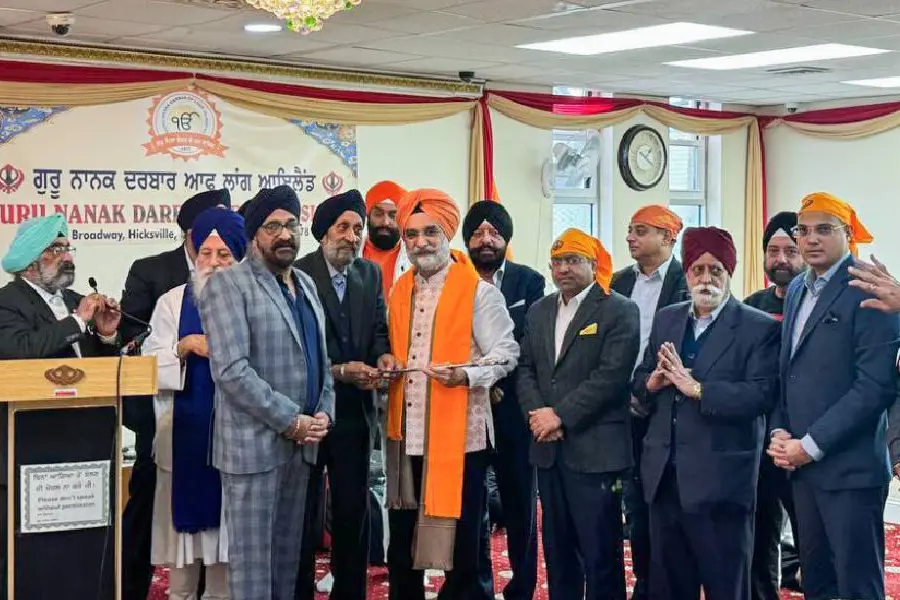 India's envoy to US Sandhu visits Gurudwara in New York, Khalistan supporters heckle him