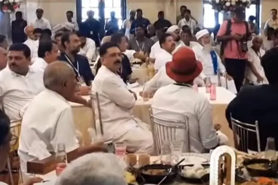 Panakkad family member, former DCC worker attend Nava Kerala Sadas in Malappuram