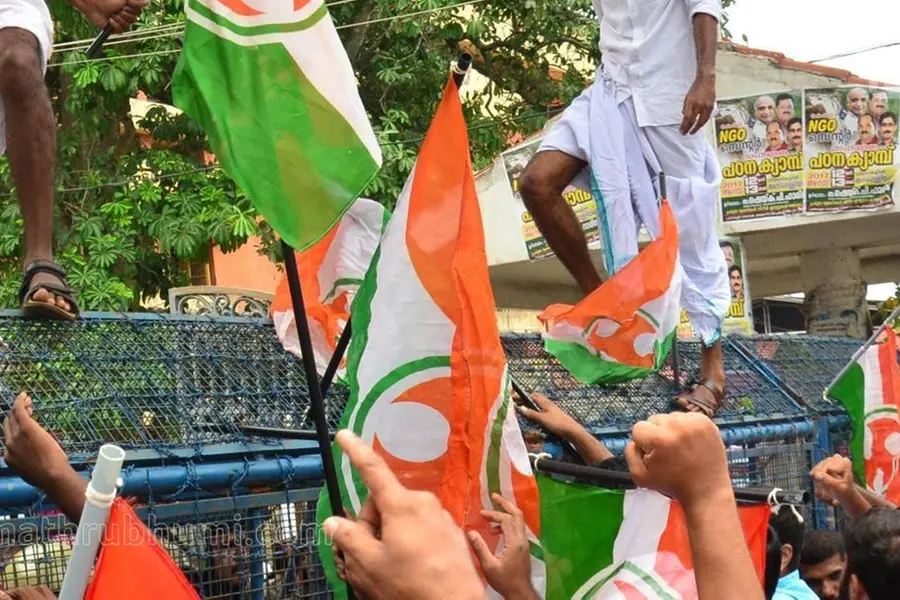 യൂത്ത് കോണ്‍ഗ്രസ് തിരഞ്ഞെടുപ്പ്: കോഴിക്കോട്ടും വ്യാജ തിരിച്ചറിയല്‍ കാര്‍ഡ് ഉപയോഗിച്ചെന്ന് പരാതി