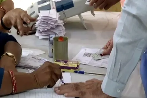 Madhya Pradesh records 11.19 pc polling, Chhattisgarh logs 5.71 pc till 9:30 am