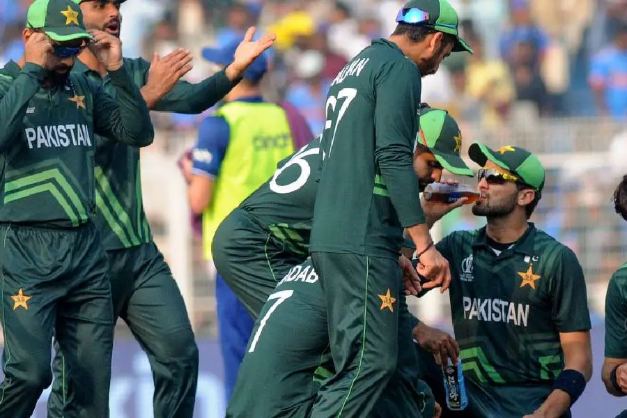 England thrash Pakistan by 93 runs to end campaign on a high