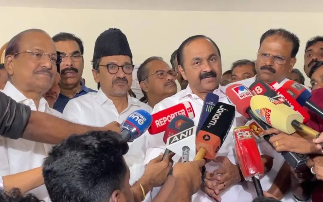 നേതാക്കള് പാണക്കാട് കൂടിക്കാഴ്ചയ്ക്കുശേഷം മാധ്യമങ്ങളെ കാണുന്നു | Photo: Screen grab/ Facebook: V D Satheesan