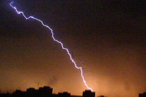 Lightning strike amid heavy rains in Idukki; 2 injured