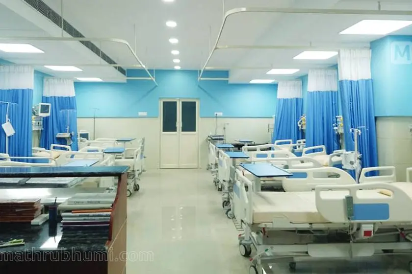 വിദേശത്ത് പഠിച്ച മെഡിക്കല്‍ വിദ്യാര്‍ഥികളുടെ ഇന്റേണ്‍ഷിപ്പ്; വിലക്കിയിട്ടും ഫീസ് വാങ്ങുന്നു