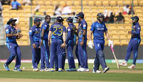 Sri lank's Angelo Mathews, third left, celebrates the wicket of England's Dawid Malan during the ICC Men's Cricket World Cup match between England and Sri Lanka in Bengaluru, India, Thursday, Oct. 26, 2023. Photo: AP