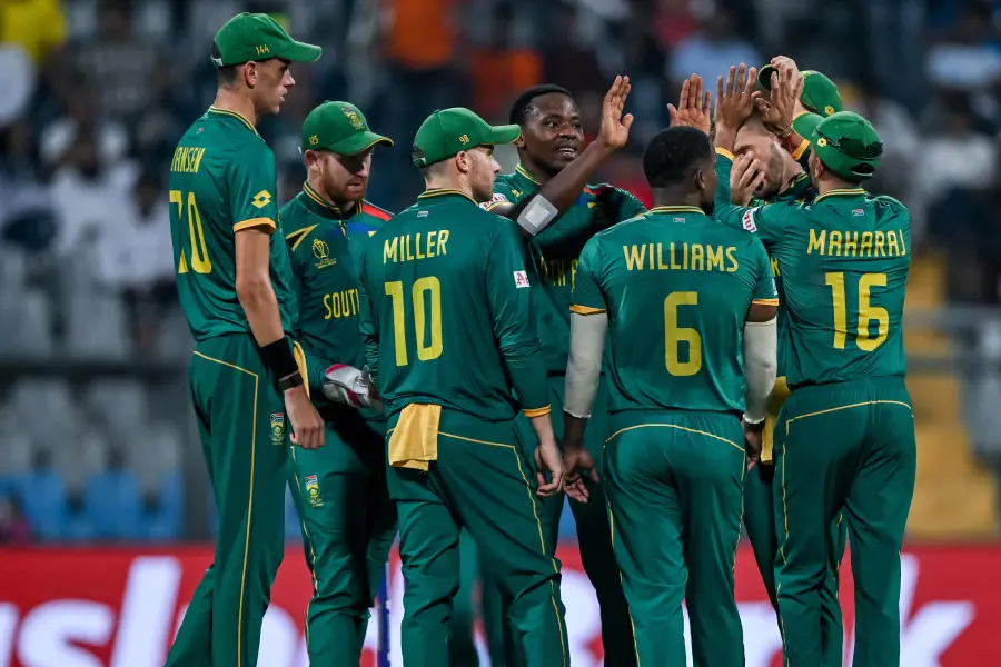 On century spree, De Kock powers South Africa to massive win over Bangladesh