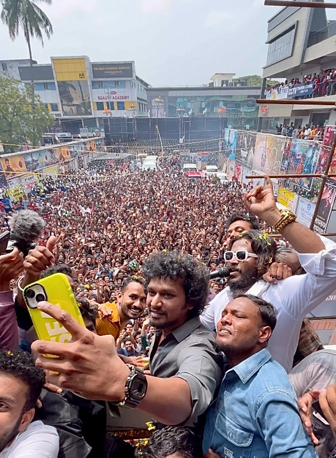 Lokesh Kanagaraj clicks selfie with fans amid 'Leo' promotions | Photo: Special Arrangement