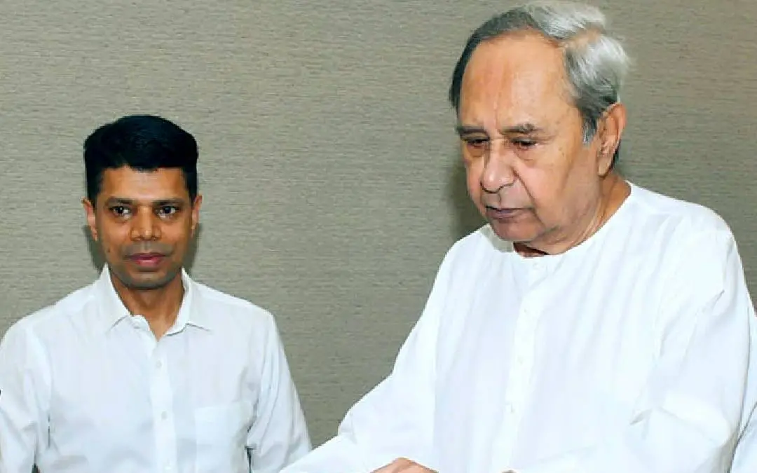 From (R) Odisha CM Naveen Patnaik and VK Pandian. (Photo: ANI)
