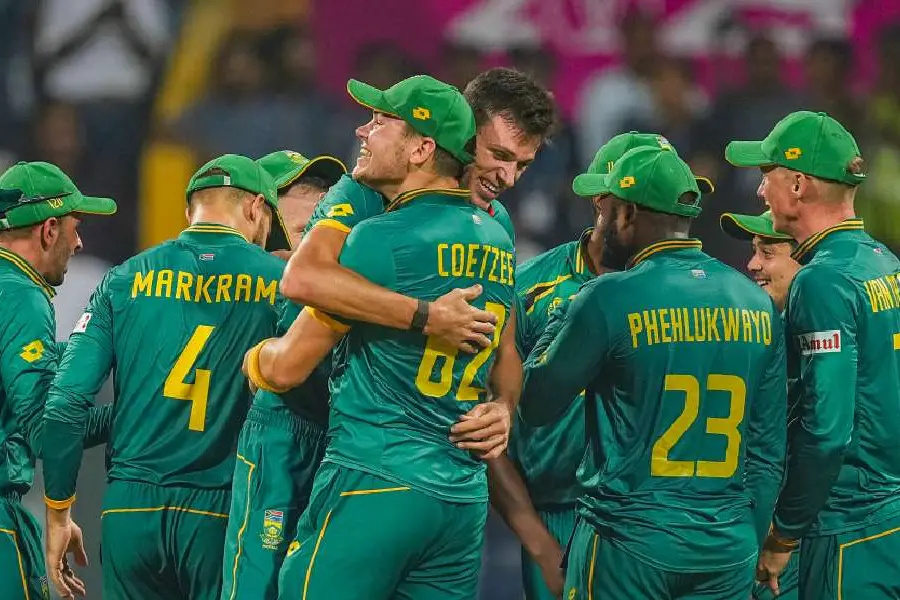 South Africa thrash England by 229 runs in Cricket World Cup