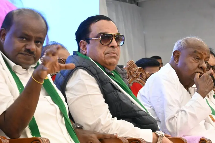 JD(S) patriarch Deve Gowda sacks K'taka unit president Ibrahim, appoints son Kumaraswamy