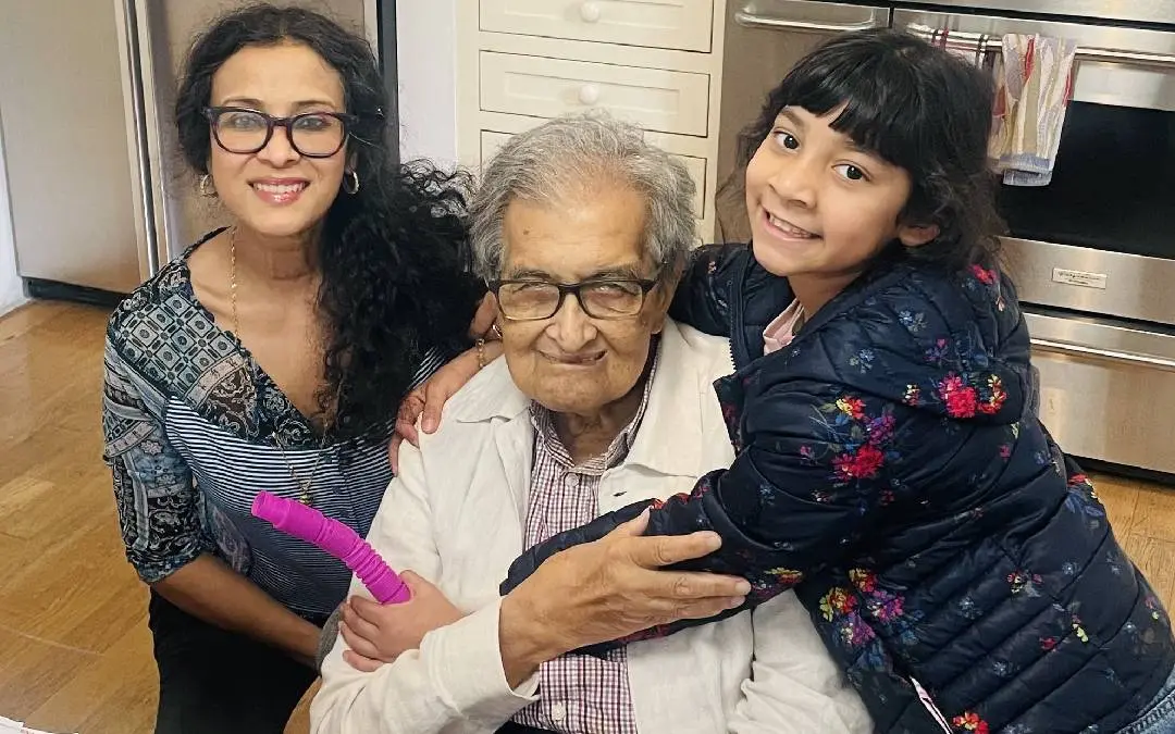 The photo of Amartya Sen shared by Nandana Sen on X