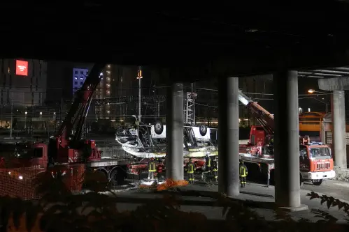 21 killed after bus falls from Venice bridge and catches fire