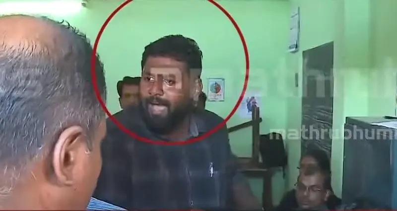 CCTV visual of KS Amal at polling booth | Photo: Mathrubhumi News