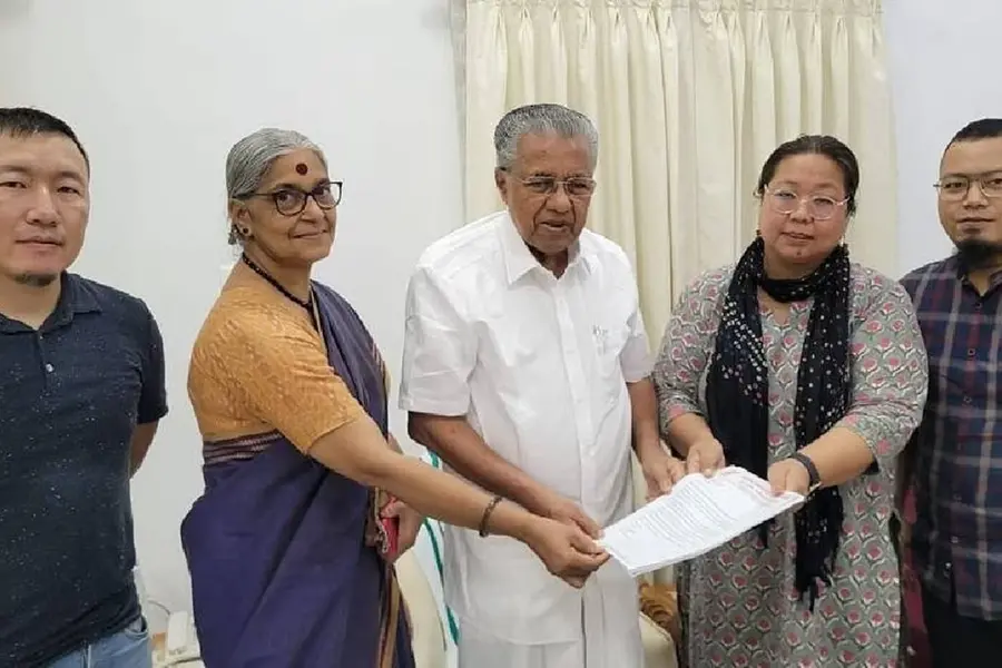 Petition to allow Manipur students to continue education in Kerala given to CM