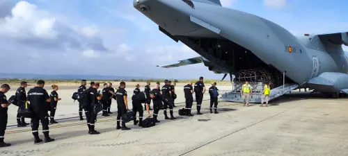 This handout photograph taken and released on September 10, 2023 by the Spanish Military Emergency Unit (UME) shows members of the UME ready to board an Airbus A400 military plane at the Zaragoza air base. Spain sent 56 rescuers and four search dogs to Morocco following the powerful earthquake that killed over 2,000 people after receiving a formal request for help from Rabat | Photo: Handout / UME / AFP
