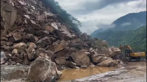 Mandi: Heavy machinery being used to clear the blocked Chandigarh-Manali highway following a landslide triggered by continuous rain in Himachal Pradesh, in Mandi district, Monday, Jun 26, 2023. (PTI Photo)