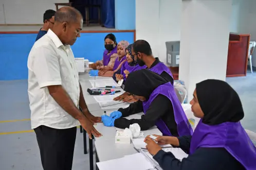Maldives presidential vote begins; balloting in Thiruvananthapuram too